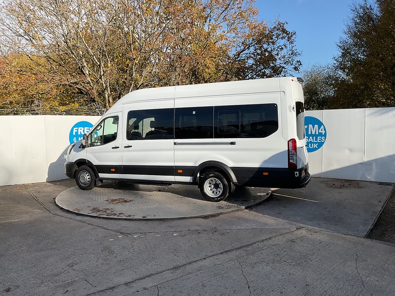 Ford 460 EcoBlue Leader 17 Seat Minibus