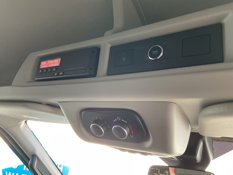 Ford 460 EcoBlue Leader 17 Seat Minibus