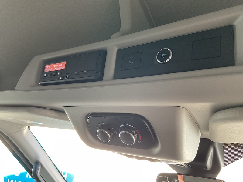 Ford 460 EcoBlue Leader 17 Seat Minibus