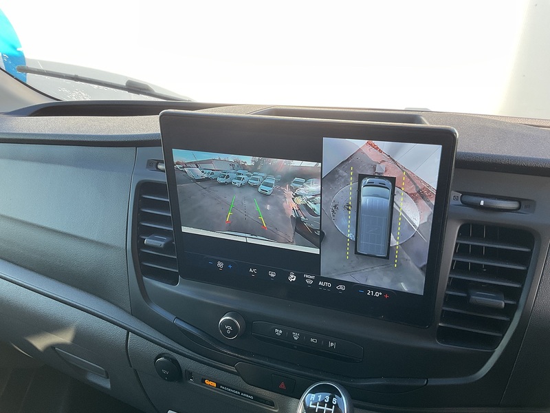 Ford 460 EcoBlue Leader 17 Seat Minibus