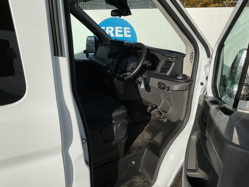 Ford 460 EcoBlue Leader 17 Seat Minibus