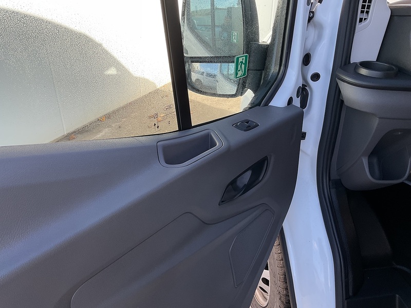 Ford 460 EcoBlue Leader 17 Seat Minibus