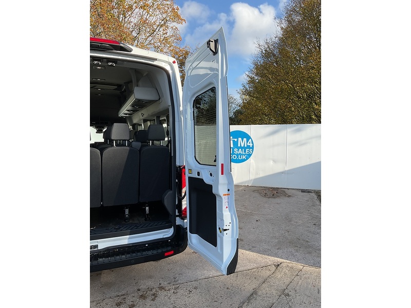 Ford 460 EcoBlue Leader 17 Seat Minibus