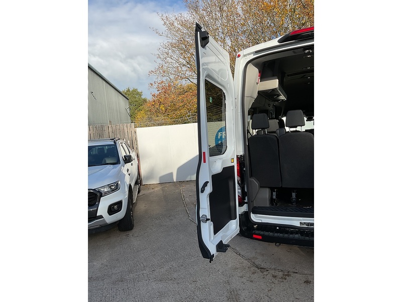 Ford 460 EcoBlue Leader 17 Seat Minibus