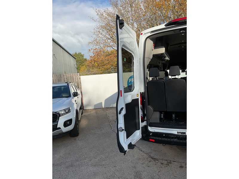 Ford 460 EcoBlue Leader 17 Seat Minibus