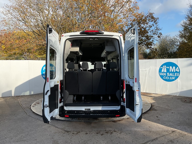 Ford 460 EcoBlue Leader 17 Seat Minibus