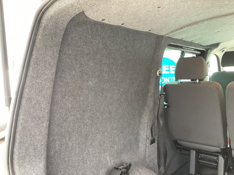 Volkswagen TDI T30 Highline SWB DSG L/R Crewvan **NO VAT**