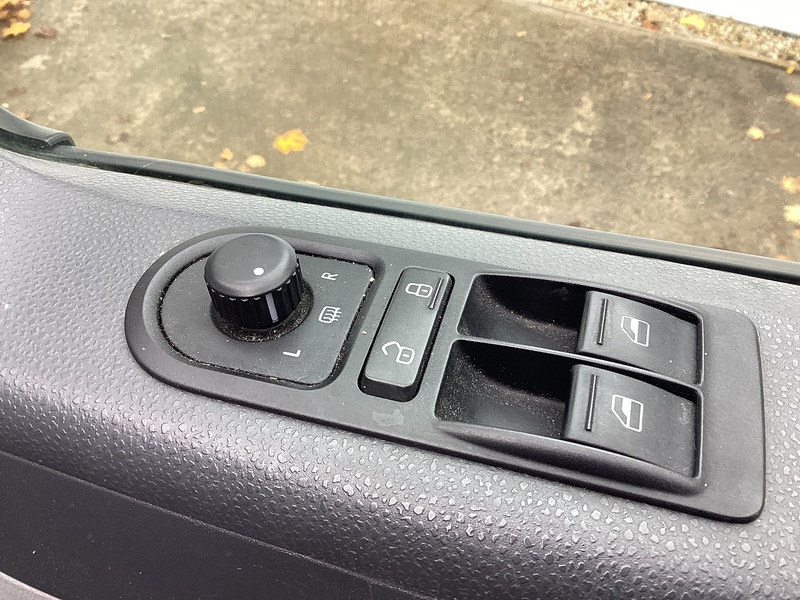 Volkswagen TDI T30 Highline SWB DSG L/R Crewvan **NO VAT**