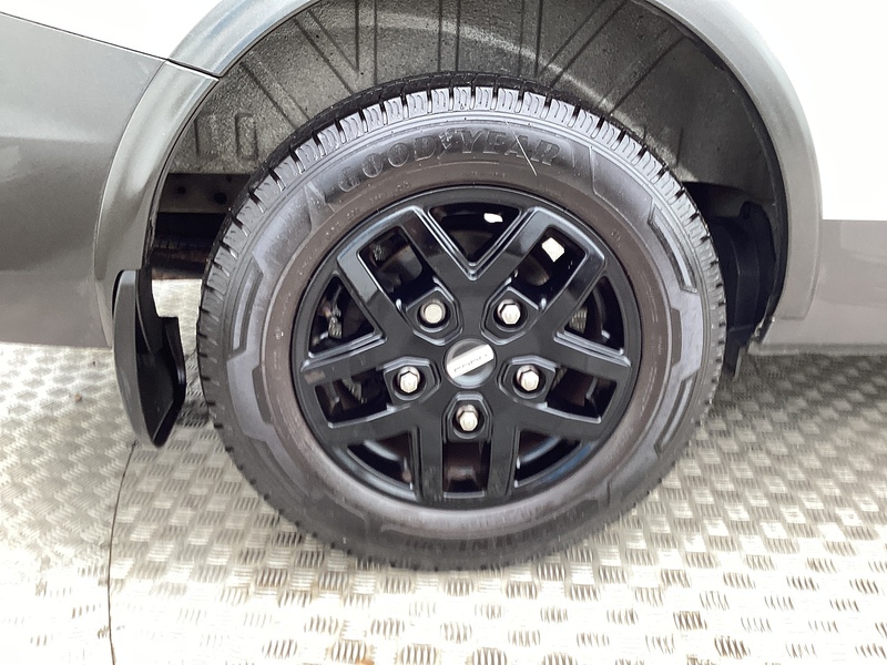 Ford 300 EcoBlue Trail LWB L/R Euro 6