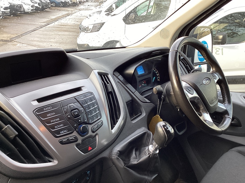 Ford 310 EcoBlue LWB M/R A/C Euro 6