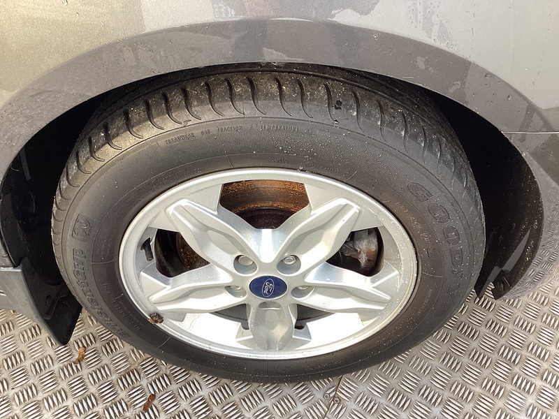 Ford TDCi 220 Trend SWB L/R Crewvan **NO VAT**