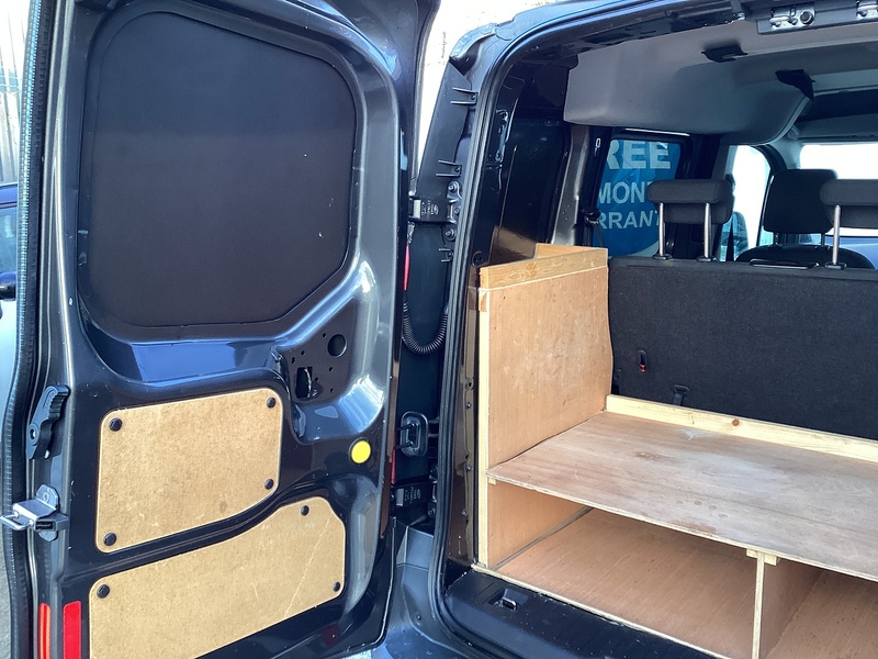 Ford TDCi 220 Trend SWB L/R Crewvan **NO VAT**