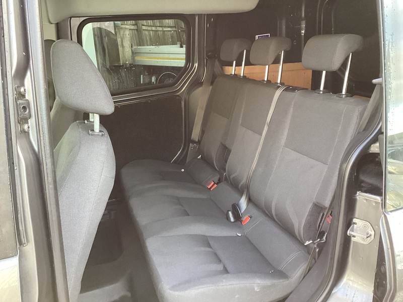 Ford TDCi 220 Trend SWB L/R Crewvan **NO VAT**