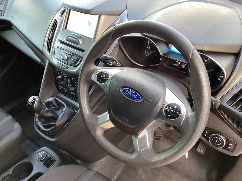 Ford TDCi 220 Trend SWB L/R Crewvan **NO VAT**