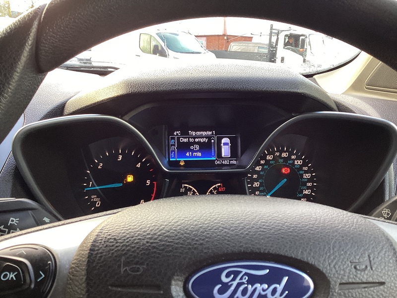 Ford TDCi 220 Trend SWB L/R Crewvan **NO VAT**