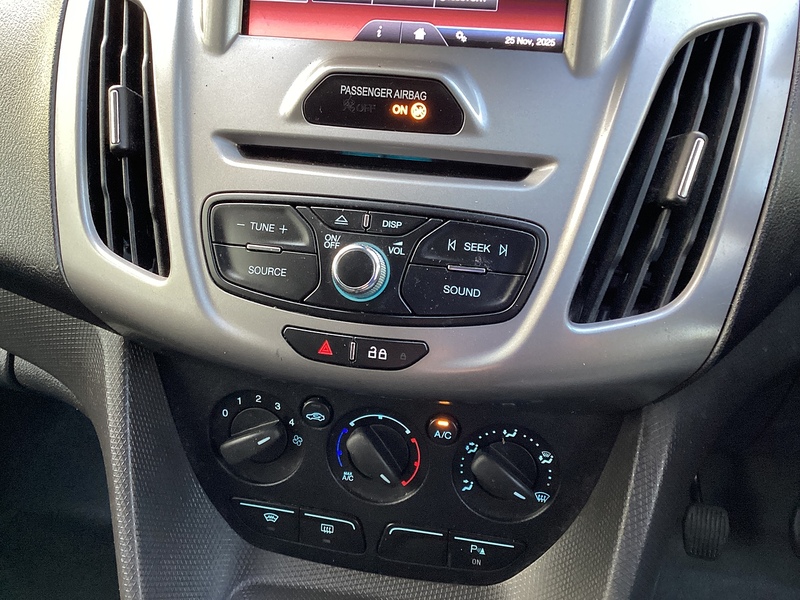 Ford TDCi 220 Trend SWB L/R Crewvan **NO VAT**