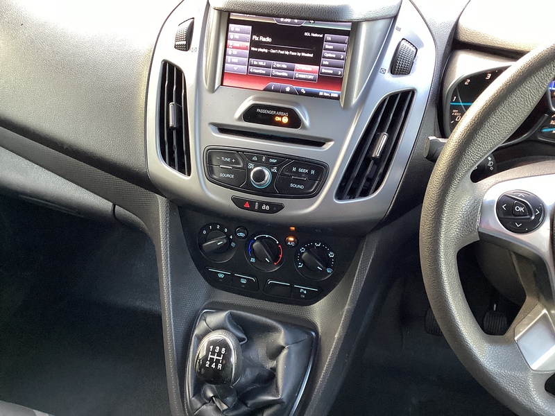 Ford TDCi 220 Trend SWB L/R Crewvan **NO VAT**