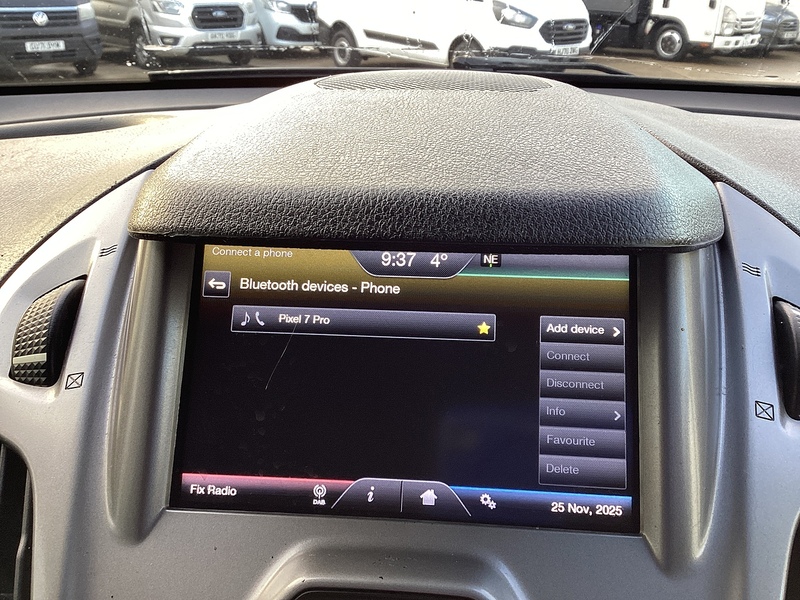 Ford TDCi 220 Trend SWB L/R Crewvan **NO VAT**