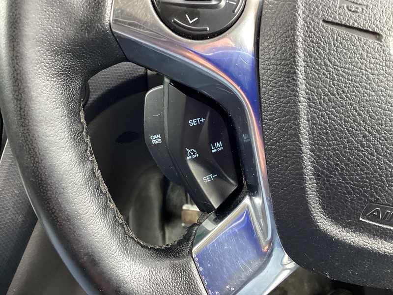 Ford 200 EcoBlue Limited SWB L/R A/C Euro 6