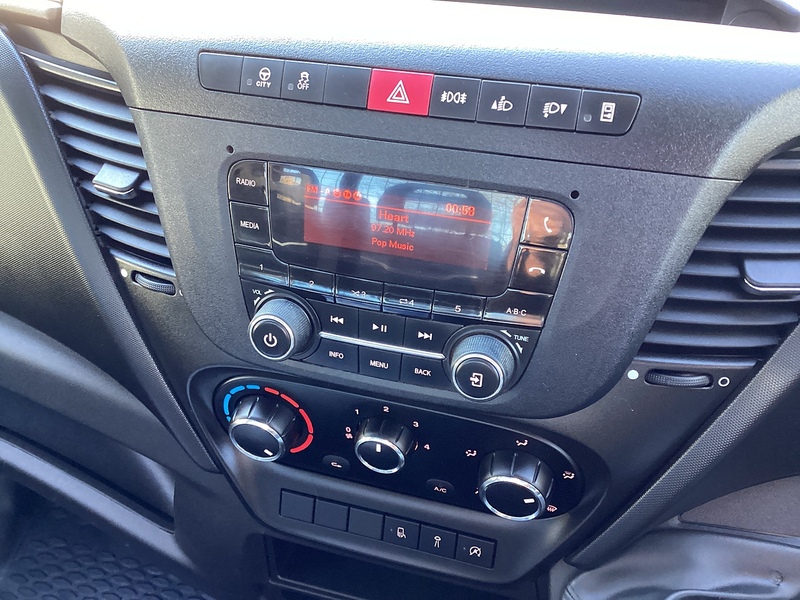 Iveco D HPI 14V 35C 3000 Tipper SWB Euro 6 **NO VAT**