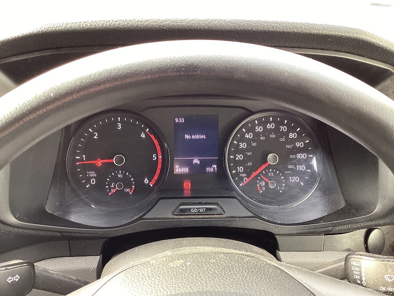 Volkswagen TDI CR35 Startline MWB H/R Euro 6 