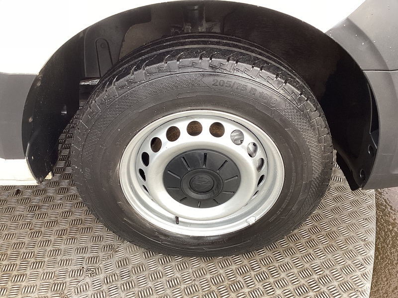 Volkswagen TDI CR35 Startline MWB H/R Euro 6 