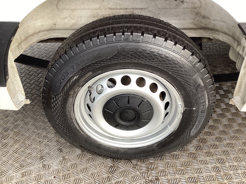 Volkswagen TDI CR35 Startline MWB H/R Euro 6 