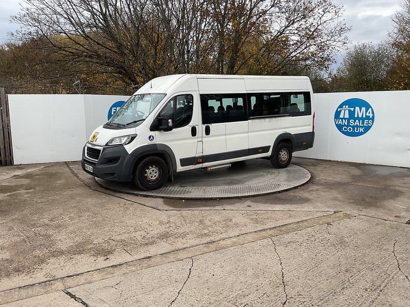 Peugeot BlueHDi 440 17 Seater Lite Euro 6