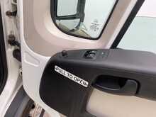 Peugeot Boxer BlueHDi 440 17 Seater Lite Euro 6 