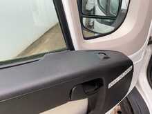 Peugeot Boxer BlueHDi 440 17 Seater Lite Euro 6 