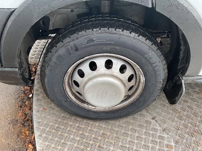 Ford 2.0 460 EcoBlue Leader Minibus Diesel Manual  L4 H3 Euro 6 (s/s) (17 Seat, DRW) (130 ps)