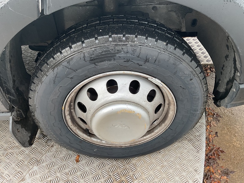 Ford 2.0 460 EcoBlue Leader Minibus Diesel Manual  L4 H3 Euro 6 (s/s) (17 Seat, DRW) (130 ps)