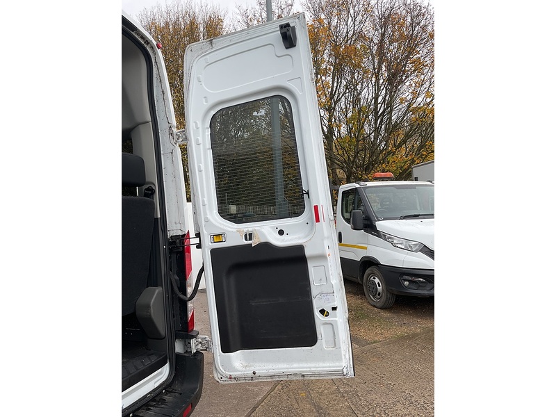 Ford 2.0 460 EcoBlue Leader Minibus Diesel Manual  L4 H3 Euro 6 (s/s) (17 Seat, DRW) (130 ps)