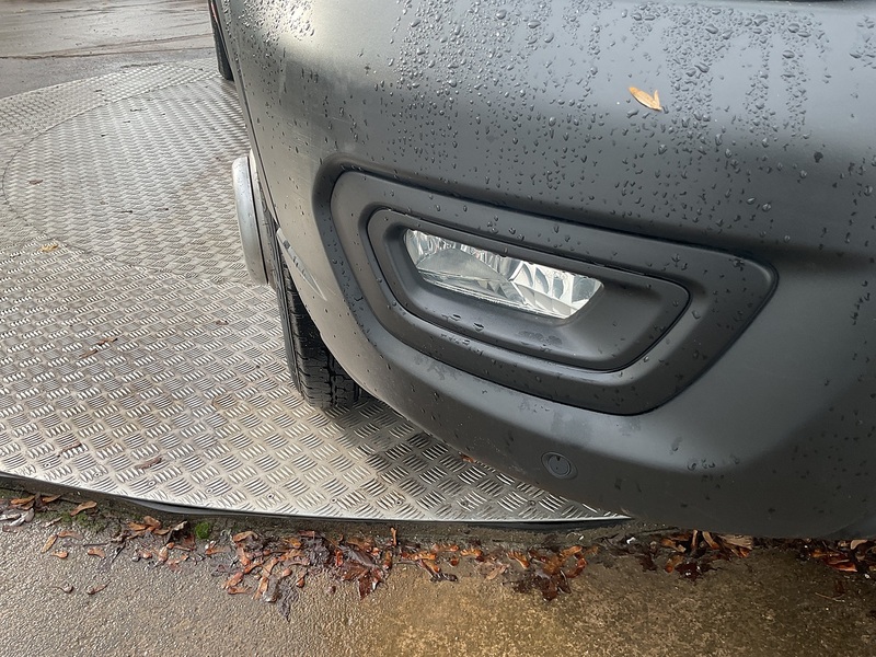 Ford 2.0 460 EcoBlue Leader Minibus Diesel Manual  L4 H3 Euro 6 (s/s) (17 Seat, DRW) (130 ps)