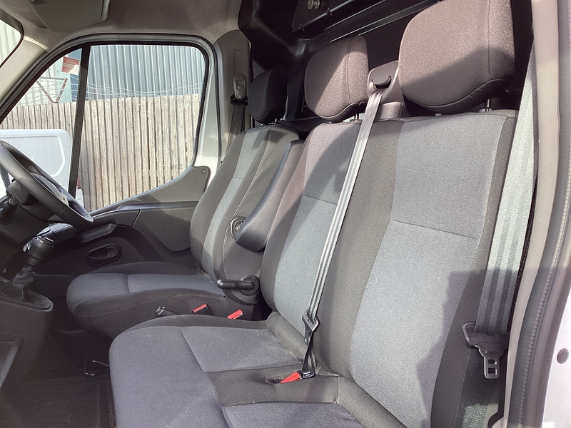 Renault dCi ENERGY 35 Business LWB Low Loader Euro 6