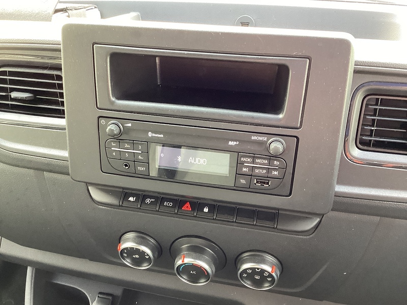 Renault dCi ENERGY 35 Business LWB Low Loader Euro 6