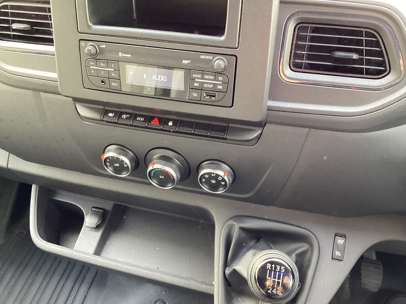 Renault dCi ENERGY 35 Business LWB Low Loader Euro 6