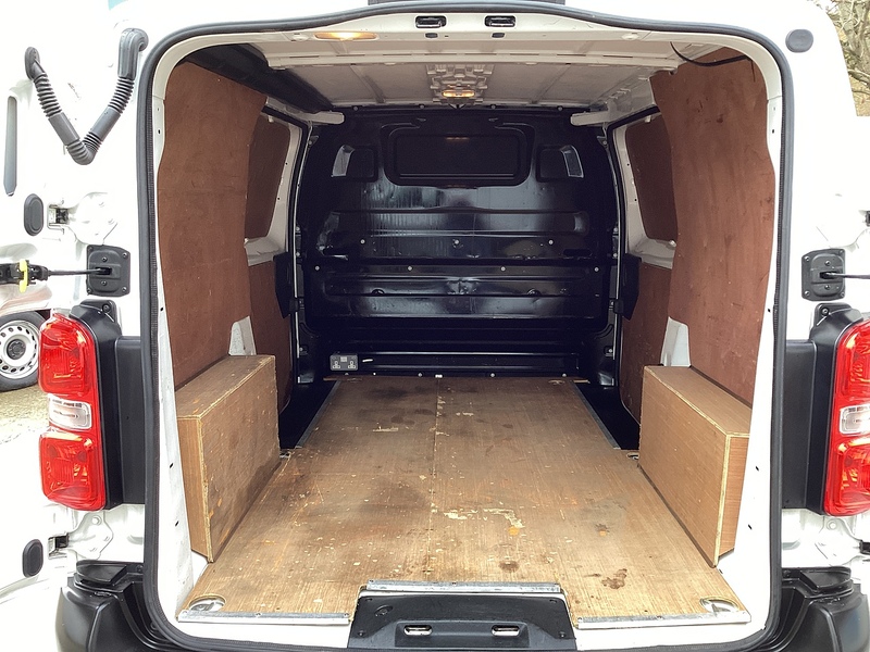 Vauxhall Turbo D 2700 Dynamic LWB A/C L/R Euro 6