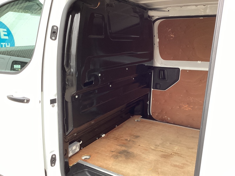 Vauxhall Turbo D 2700 Dynamic LWB A/C L/R Euro 6