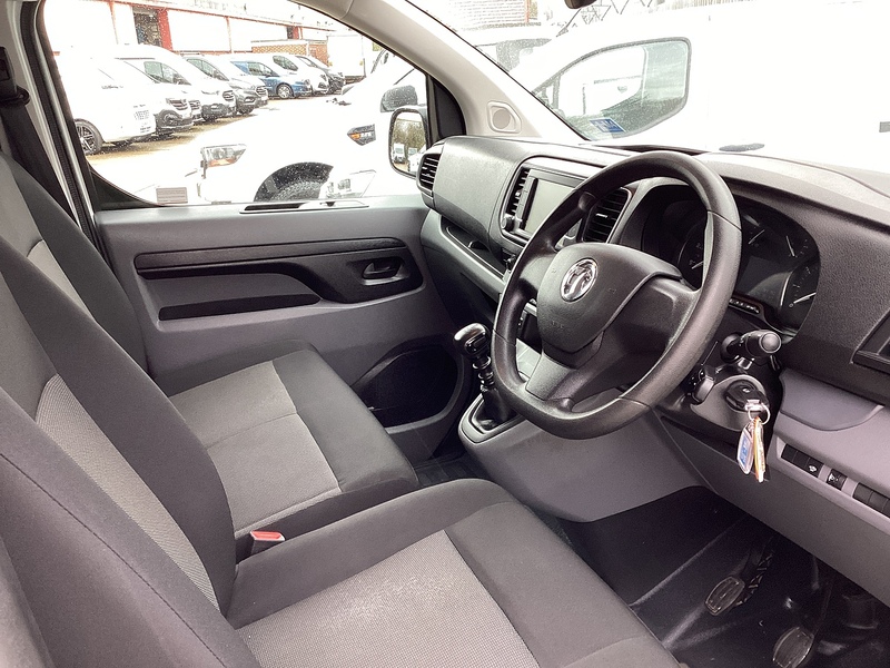 Vauxhall Turbo D 2700 Dynamic LWB A/C L/R Euro 6