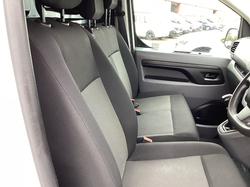 Vauxhall Turbo D 2700 Dynamic LWB A/C L/R Euro 6