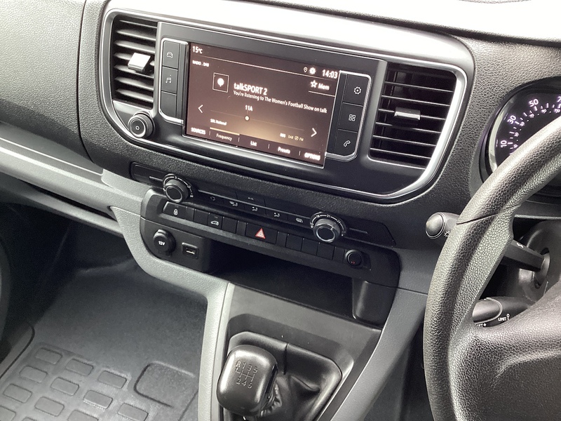 Vauxhall Turbo D 2700 Dynamic LWB A/C L/R Euro 6