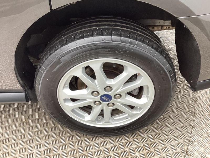 Ford 240 EcoBlue Limited SWB A/C Euro 6 