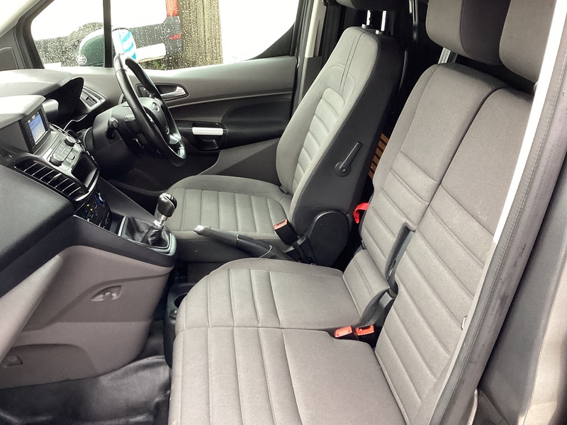 Ford 240 EcoBlue Limited SWB A/C Euro 6 