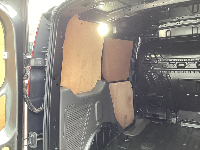 Ford 240 EcoBlue Limited SWB A/C Euro 6 