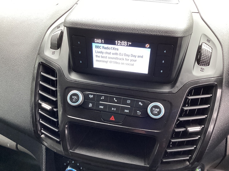 Ford 240 EcoBlue Limited SWB A/C Euro 6 