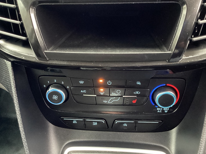 Ford 240 EcoBlue Limited SWB A/C Euro 6 