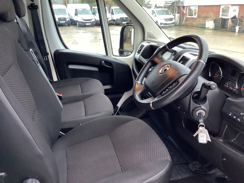 Vauxhall CDTi 3500 BiTurbo Dynamic MWB M/R Euro 6