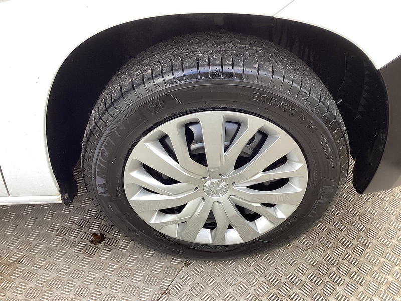 Peugeot BlueHDi 1000 Professional Premium SWB Euro 6