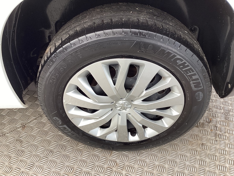 Peugeot BlueHDi 1000 Professional Premium SWB Euro 6